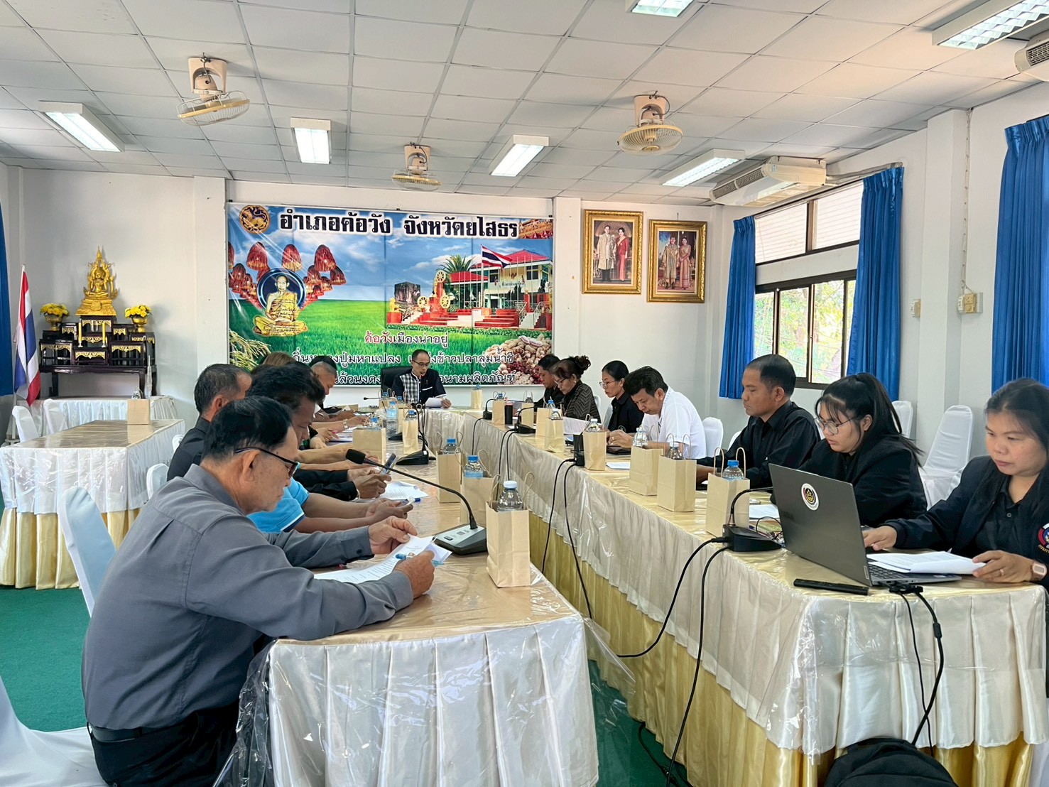 สพอ.ค้อวัง จัดประชุมการนำเสนอผลการจัดเก็บและรับรองคุณภาพข้อมูลความจำเป็นพื้นฐาน (จปฐ) ระดับอำเภอ  ครั้งที่  1 /2569